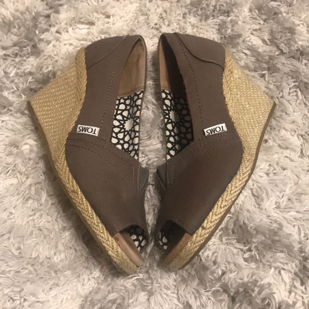 TOMS classic wedge pump open-toe espadrille